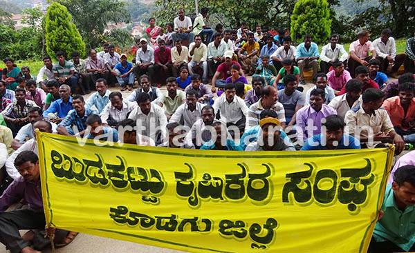 ಹುಲಿ ಸಂರಕ್ಷಣೆಯ ಹೆಸರಿನಲ್ಲಿ ಆದಿವಾಸಿಗಳ ಕಡೆಗಣನೆ: ಬುಡಕಟ್ಟು ಜನರಿಂದ ಧರಣಿ